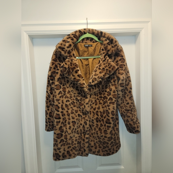 Softest ever light weight leopard jacket. - Picture 1 of 3